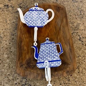 Blue and White Teapot/ Coffeepot Decorative Metal Kitchen Wall Hooks